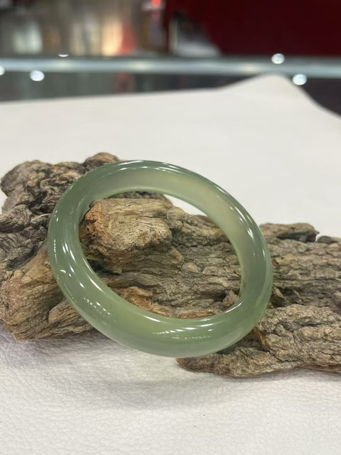 Gelang Es Batu Giok Cui Alami Ukuran 58.2mm Batu giok terjadi secara alami Pola acak termasuk pajak pengiriman