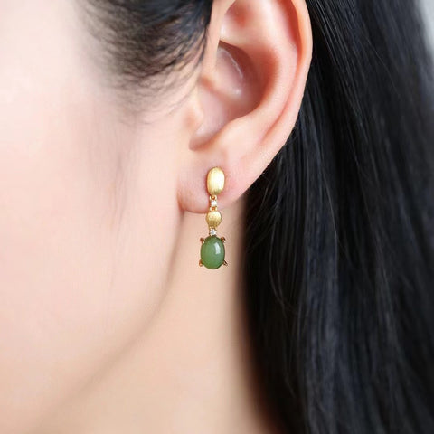 Anting-anting Pejantan Jasper Alami yang terbuat dari batu giok perak S925 bersih, halus, dan hangat, gayanya simpel dan elegan, cocok untuk dipakai sehari-hari.