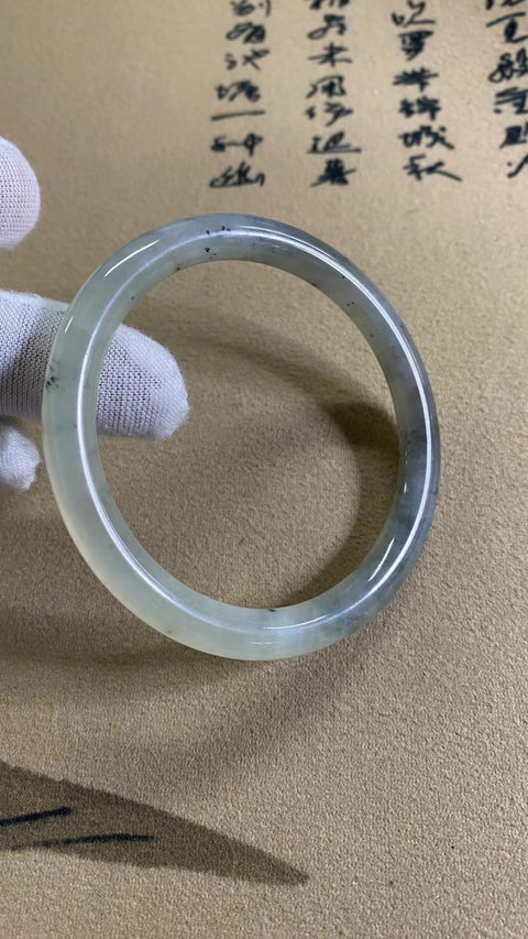 Gelang Strip Kecantikan Giok Cui Giok Alami Ukuran 58-60mm Ukuran 59mm Giok semuanya terjadi secara alami Pola acak termasuk pajak pengiriman