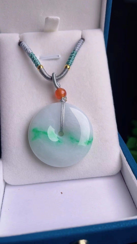 Liontin Perdamaian Jadeite Alami Bahan Pit Tua Ukuran Bawah Halus dan Hangat 3.4mm Sudah Termasuk Pajak Pengiriman