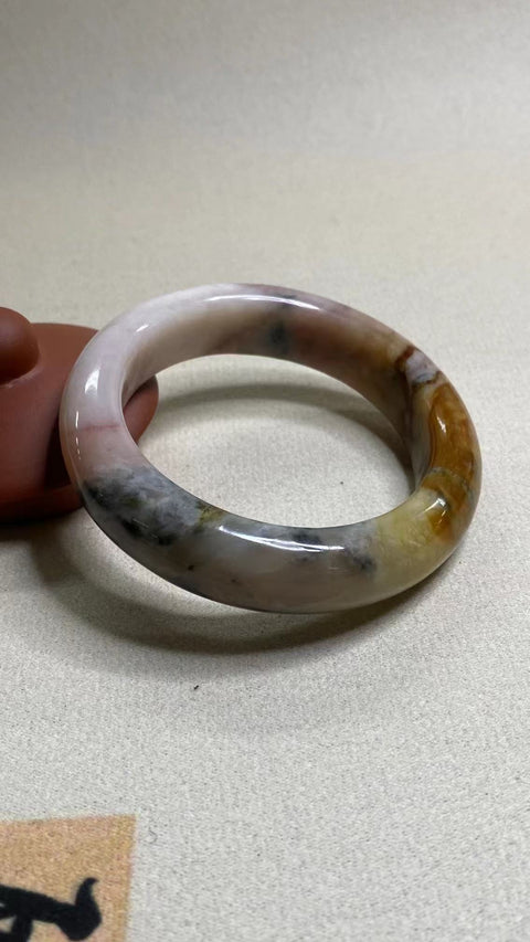 Gelang Giok Bunga Giok Cui Halus Ukuran 53-55mm Ukuran 54.5mm Lebar Sisi 14.7mm Giok terjadi secara alami Pola acak Pajak Pengiriman Sudah Termasuk