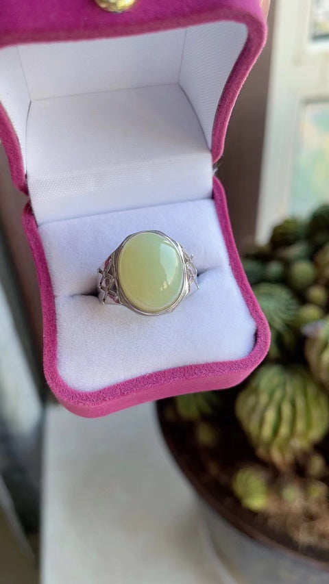 Cincin Giok Hetian Alami yang terbuat dari perak 925; Bahan dasar yang halus dan hangat, penuh gaya dan elegan, hanya satu per model, sudah termasuk ongkos kirim dan pajak.