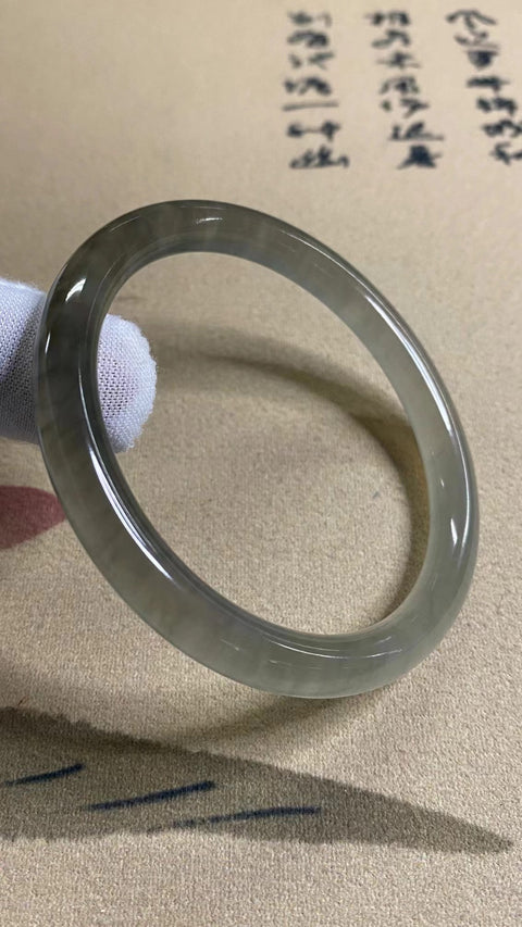 Gelang Strip Kecantikan Giok Cui Giok Gunung Jauh Dai Ukuran 58-60mm Ukuran 59.8mm Lebar Sisi 8mm Giok ini semuanya terjadi secara alami Pola acak Termasuk ongkos kirim dan pajak