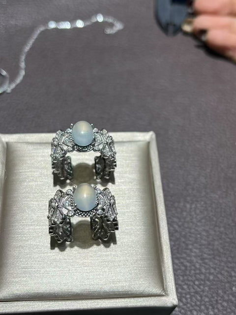 Cincin Giok Alami dari 925 Perak & nbsp; Ukuran 8 * 6mm Giok halus dan hangat Termasuk pajak pengiriman.