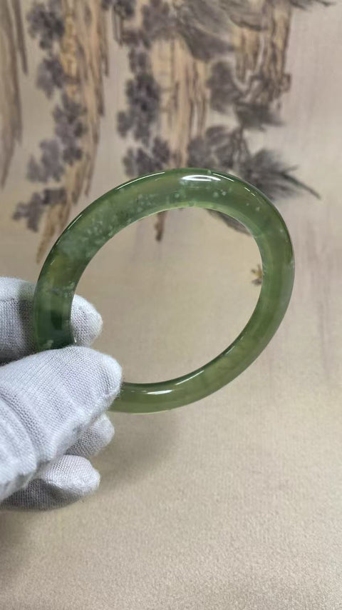 Gelang Badai Salju Giok Cui Halus Ukuran 53-55mm Ukuran 54.8mm Lebar Sisi 7.5mm Giok terjadi secara alami Pola acak termasuk pajak pengiriman