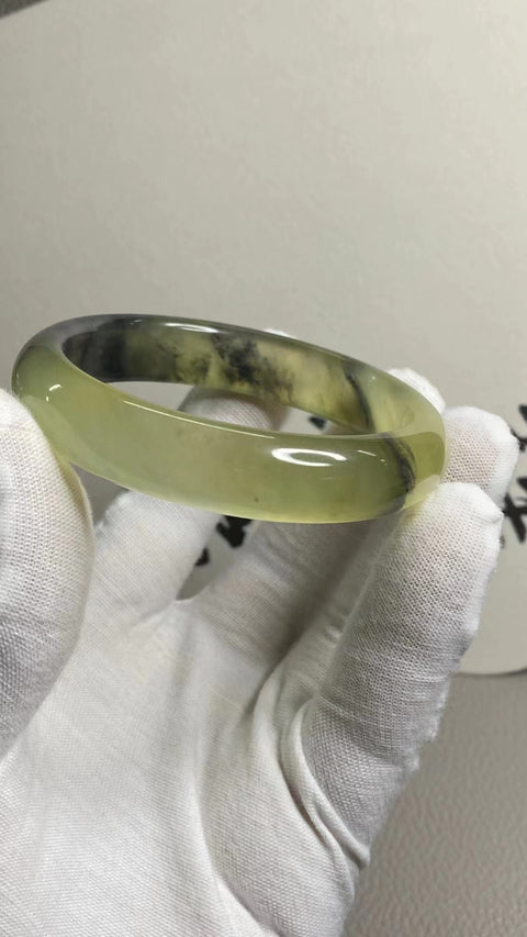 Gelang Tinta Giok Cui Alami Ukuran 57-59mm Ukuran 58.2mm Lebar Sisi 13.2mm Giok terjadi secara alami Pola acak termasuk pajak pengiriman.