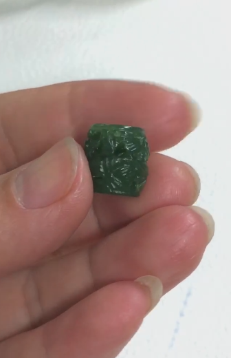 Giok Giok Hetian Alami Membawa Liontin Manik-manik Buatan Tangan Ukuran 12.5 * 11.5mm Giok bersih, halus dan hangat Sudah termasuk pajak pengiriman.