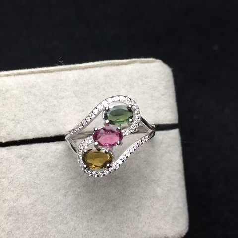 Cincin turmalin alami yang terbuat dari perak 925 dengan kristal berwarna indah dan ukuran yang longgar, api yang luar biasa, gaya yang indah, sudah termasuk ongkos kirim dan pajak.