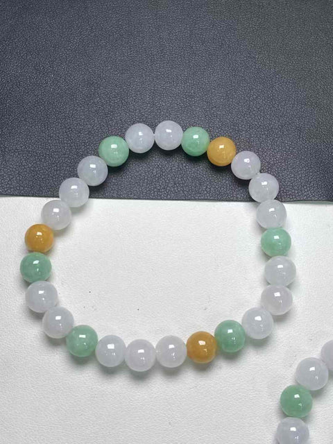 Gelang Tiga Warna Batu Giok Alami Penuh dengan air, batu gioknya halus dan hangat, warnanya indah, ukurannya seperti yang ditunjukkan Termasuk pajak pengiriman.