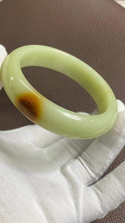 Gelang Batu Giok Giok Bunga Cui Giok Alami Ukuran 63-65mm Ukuran 64.5mm Lebar Sisi 16.6mm Batu Giok Giok secara alami Pola Bunga Acak Sudah termasuk pajak pengiriman.