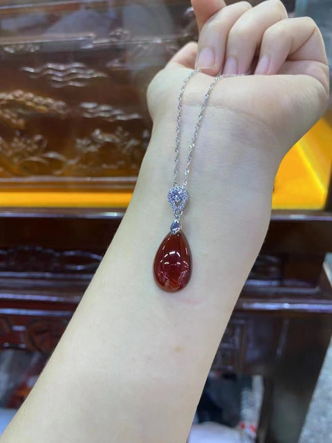 Kalung Garnet Alami yang terbuat dari perak 925 Ukuran 23 * 13mm Giok bersih dan halus Termasuk ongkos kirim dan pajak.