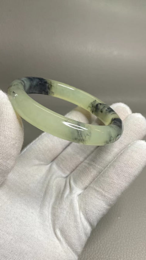 Gelang Lukisan Pemandangan Giok Cui Alami Ukuran 58-60mm Ukuran 59.5mm Lebar Sisi 11.7mm Batu giok semuanya terjadi secara alami Pola acak termasuk pajak pengiriman