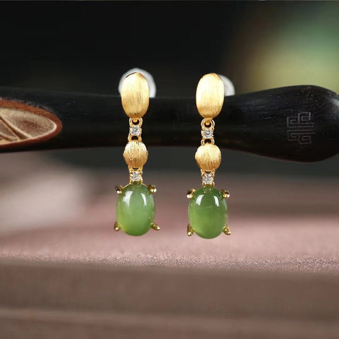 Anting-anting Pejantan Jasper Alami yang terbuat dari batu giok perak S925 bersih, halus, dan hangat, gayanya simpel dan elegan, cocok untuk dipakai sehari-hari.