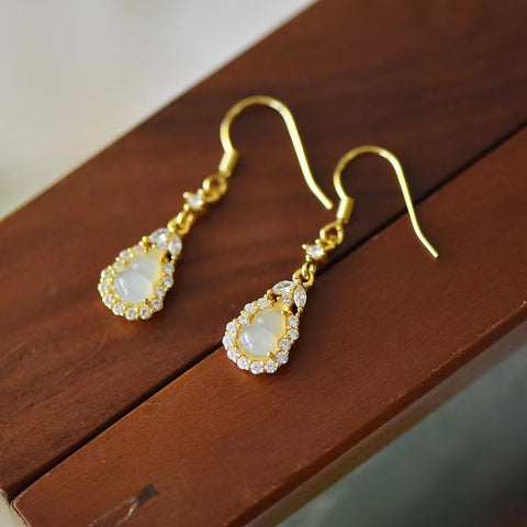 2825-2 Anting-anting Giok Giok Hetian Alami dengan Berlian Penuh yang terbuat dari perak 925 Ukuran 5 * 7mm Giok bersih, halus dan hangat, dengan gaya yang indah sudah termasuk pajak pengiriman.