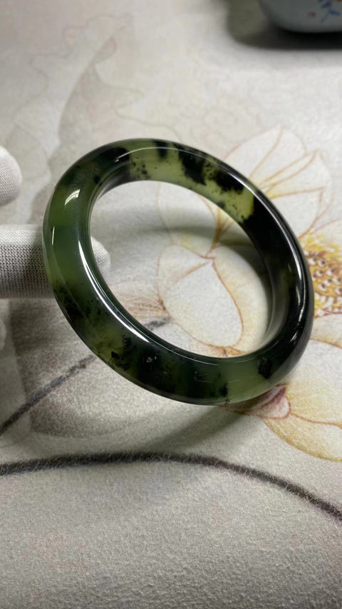 Gelang Hijau Tinta Giok Cui Giok Alami Ukuran 59-61mm Ukuran 60.6mm Lebar Samping 13.2mm Giok terjadi secara alami Pola acak termasuk pajak pengiriman