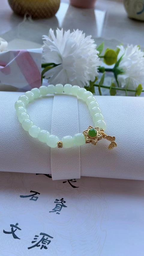 Tampaknya, ini adalah gelang batu giok yang berwarna indah dan bergaya dengan bahan yang lembut dan hangat. Ukuran 7 * 8mm, sudah termasuk ongkos kirim dan pajak.