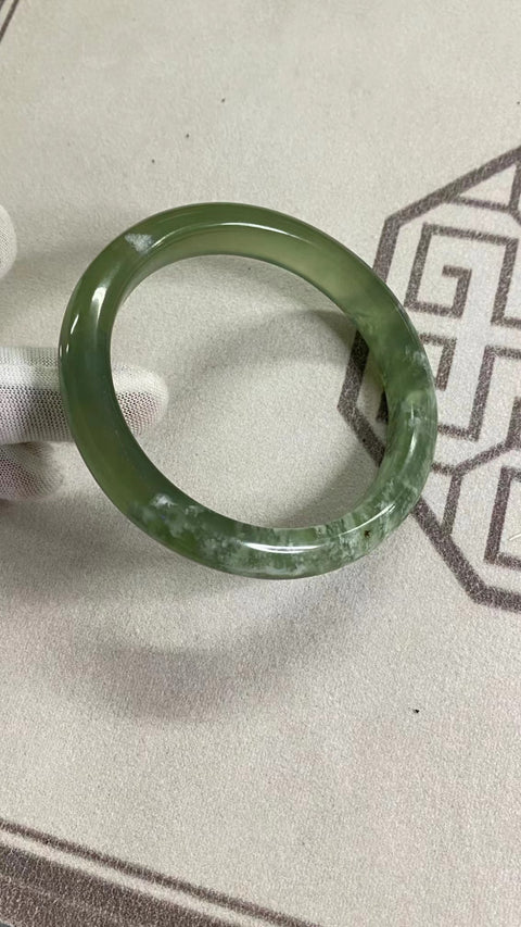 Gelang Milkcap Titi Giok Hijau Cui Giok Alami Ukuran 63-65mm Ukuran 64.5mm Lebar Sisi 12mm Giok terjadi secara alami Pola acak Termasuk ongkos kirim dan pajak