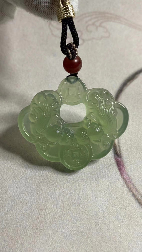 Liontin Giok Alam Emas Kim Kim Mangtang Ukuran 48 * 40mm Giok bersih, halus, hangat dan bergaya Termasuk pajak pengiriman.