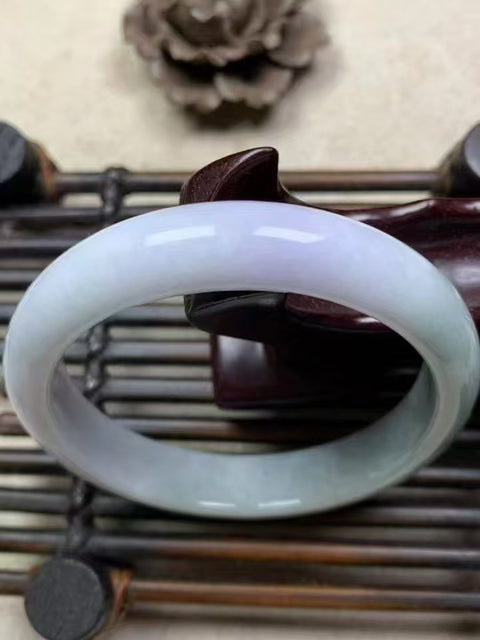 Gelang barang dari batu giok alami Ukuran 55,9 * 11,5 * 7,2 mm Batu giok terbentuk secara alami Pola acak Termasuk pajak pengiriman