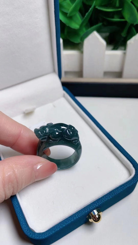 Bahan Pemicu Jadeite Alami Jari Pemicu Lubang Tua Bahan Bawah Halus dan Hangat Bawah Bahan Air Biru yang Indah Ukuran 19.5mm & nbsp;Pajak Pengiriman Sudah Termasuk