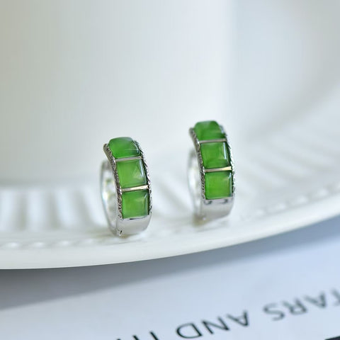 Anting Perak S925 dengan Giok Bayam Hetian 12561# Ukuran batu: 4×4 mm. Gratis ongkos kirim dan pajak.