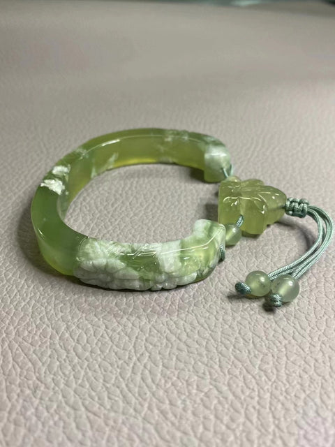 Gelang Giok Cui Halus Ukuran 56-58mm Ukuran 57.2mm Lebar 11.1mm Giok terjadi secara alami Pola acak Termasuk pajak pengiriman.