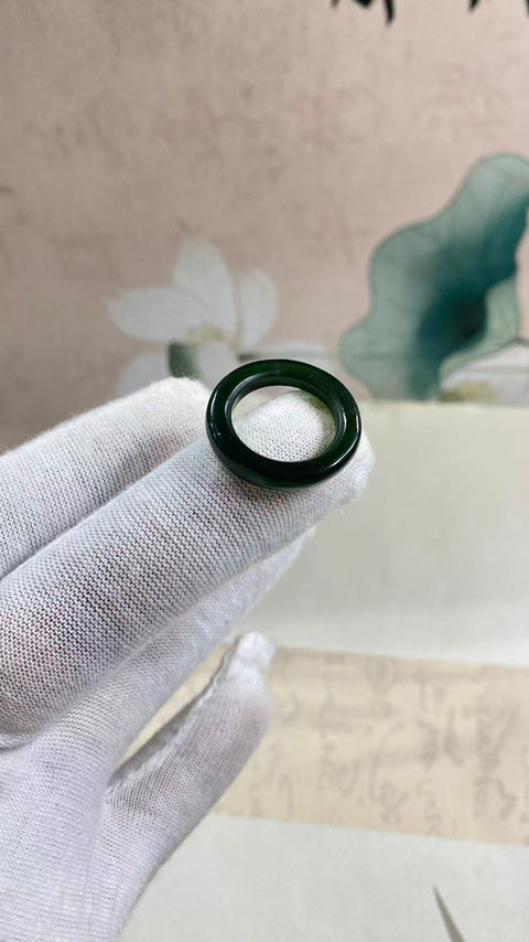 Cincin giok Xiuyan yang indah, warna hijau pekat, cocok untuk ukuran 21, gratis pengiriman dan pajak.