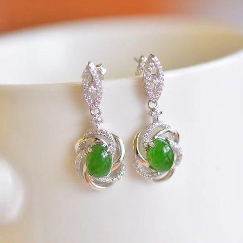Anting Jasper Giok Alami yang bersih, halus dan hangat. Ukuran 6 * 8mm, penuh air, terbuat dari 925 perak, sudah termasuk pajak pengiriman.