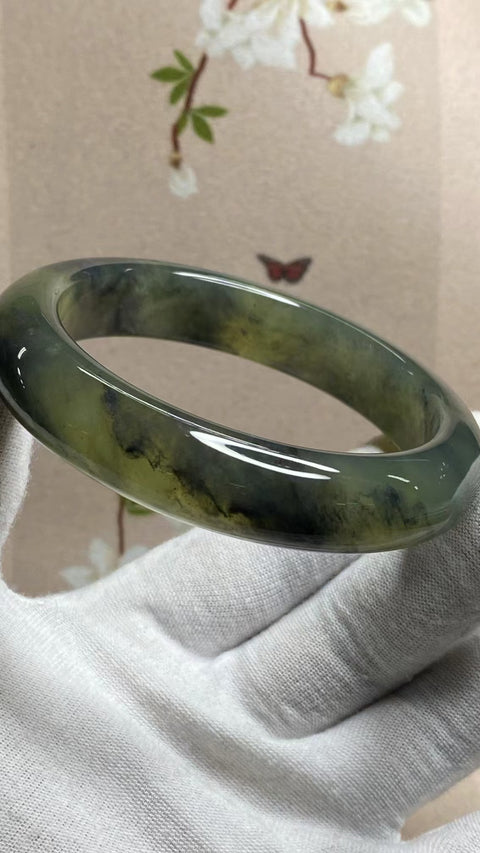 Gelang Hijau Es Giok Cui Giok Alami Ukuran 59-61mm Ukuran 60.7mm Lebar Samping 14.1mm Giok terjadi secara alami Pola acak termasuk pajak pengiriman