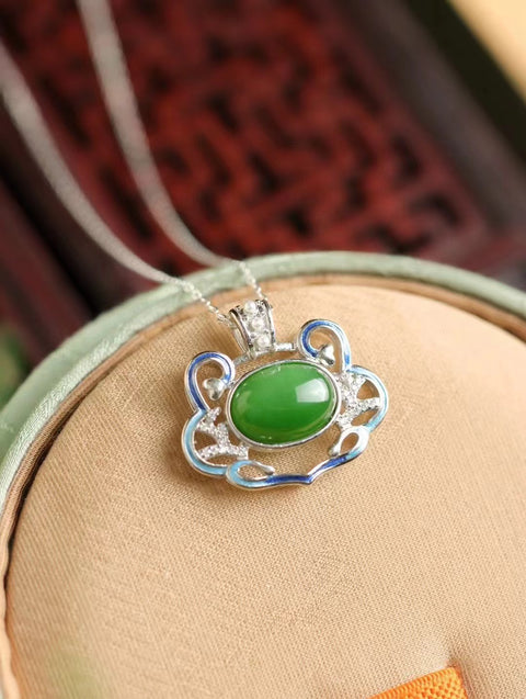 Kalung Kunci Awan Jasper Alami yang diemail dengan perak 925, gioknya bersih, halus dan hangat, serta gayanya yang indah, sudah termasuk ongkos kirim dan pajak.