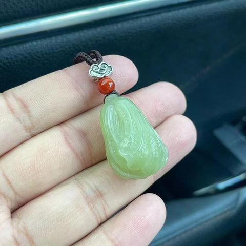 Liontin Kubis Giok Hetian Giok Alami; Gioknya bersih, halus dan hangat, gayanya indah dan diukir dengan tangan.