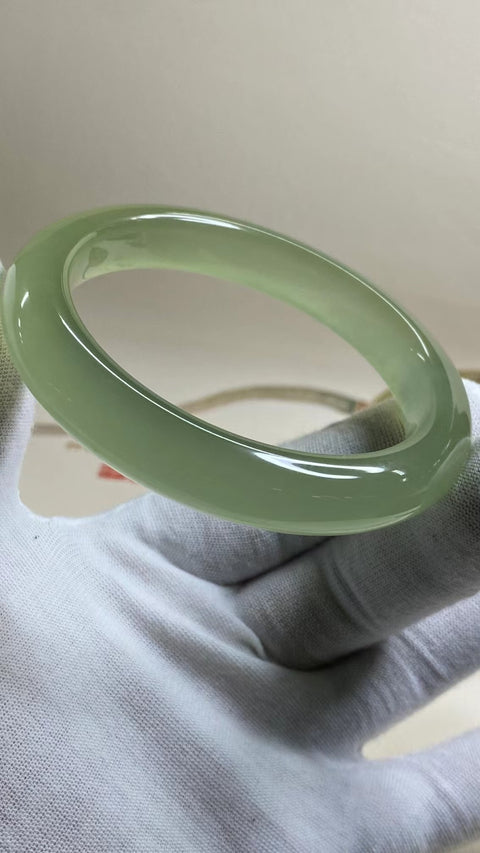 Gelang Hijau Es Giok Cui Giok Alami Ukuran 59-61mm Ukuran 60.7mm Lebar Sisi 12.2mm Giok terjadi secara alami Pola acak termasuk pajak pengiriman