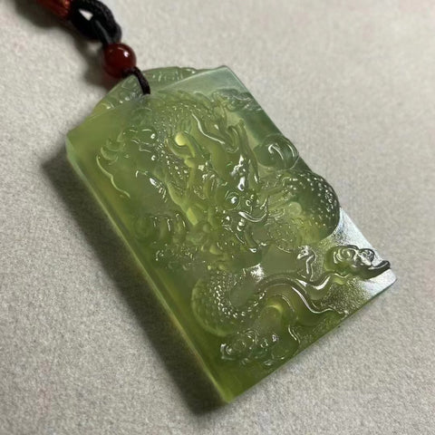 Liontin Naga Giok Cui Alami Berukuran 54 * 35mm Giok bersih, halus dan hangat Termasuk ongkos kirim dan pajak.