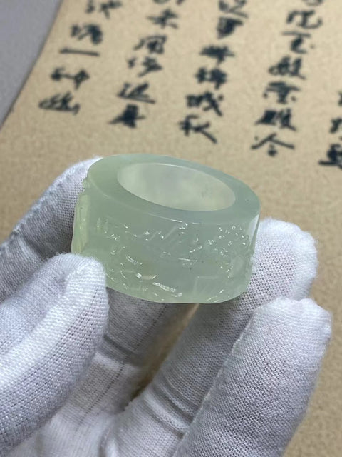 Pemicu Giok Alami Ukiran Tangan Ukuran 22.2mm Tinggi 16.2mm Sudah termasuk pajak pengiriman.