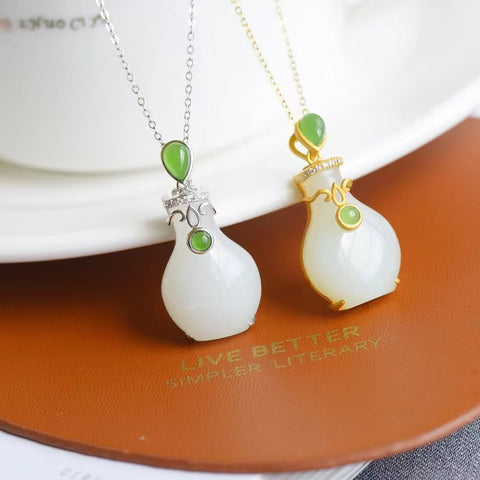 4048 Set Kalung Vas Giok Hetian Giok Alami dalam Gaya Perak 925 Ukuran 16 * 23mm Sudah termasuk pajak pengiriman.