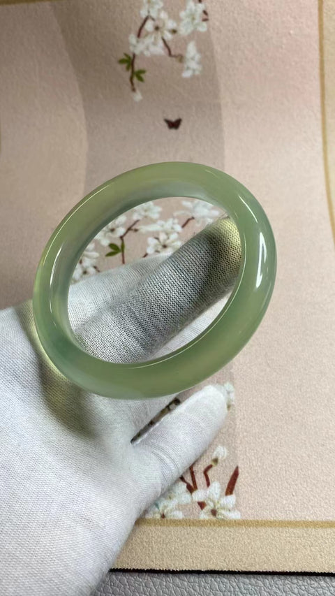 Gelang Hijau Es Giok Cui Giok Alami Ukuran 57-59mm Ukuran 58.5mm Lebar Sisi 12.5mm Giok terjadi secara alami Pola acak termasuk pajak pengiriman.