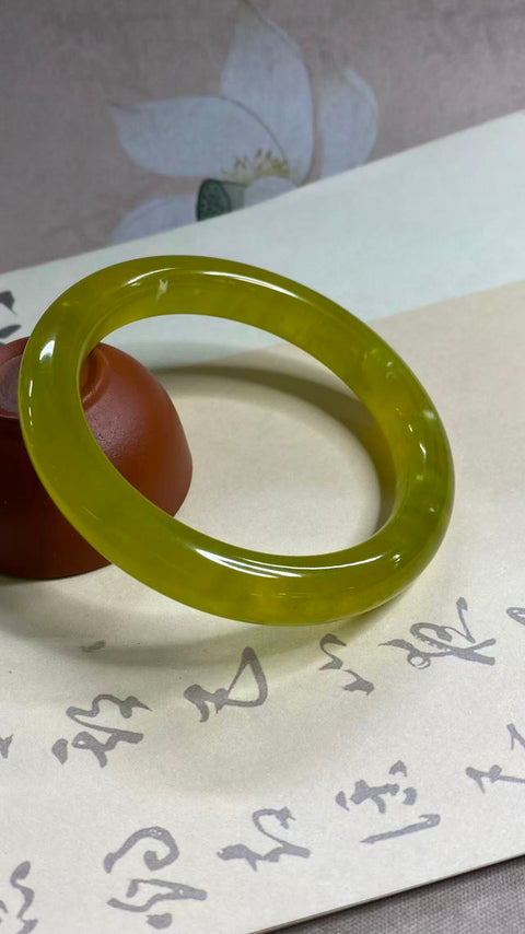 Gelang bunga emas giok Xiuyan yang indah, diameter dalam: 60,3mm, lebar samping 12mm, batu alam dihasilkan secara alami, polanya acak, termasuk pajak pengiriman