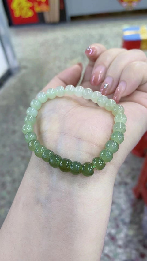 Gelang Giok Giok Hetian Gradien Ukuran 6mm per butir, penuh air, gaya yang indah, warna yang indah, sudah termasuk pajak pengiriman.