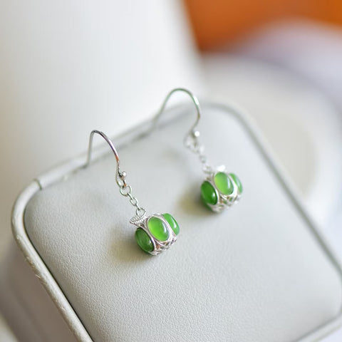 Anting Perak S925 Model Labu dengan Giok Hetian Spinach 12044# Spesifikasi 3×5 mm. Gratis ongkos kirim dan pajak.