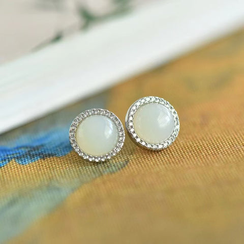 2343 Anting Telur Bulat Giok Hetian Giok Alami Ukuran 8 * 8mm Kualitas giok halus dan hangat, gaya yang indah Termasuk pajak pengiriman