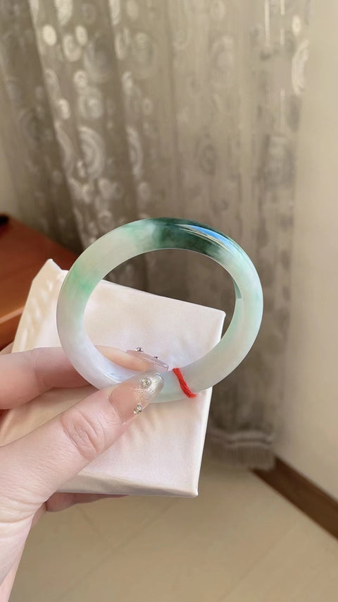 Gelang Semi-Oil Jadeite Alami Gelang Bahan Pit Tua Ukuran 57mm Giok semuanya terjadi secara alami Pola acak termasuk pajak pengiriman