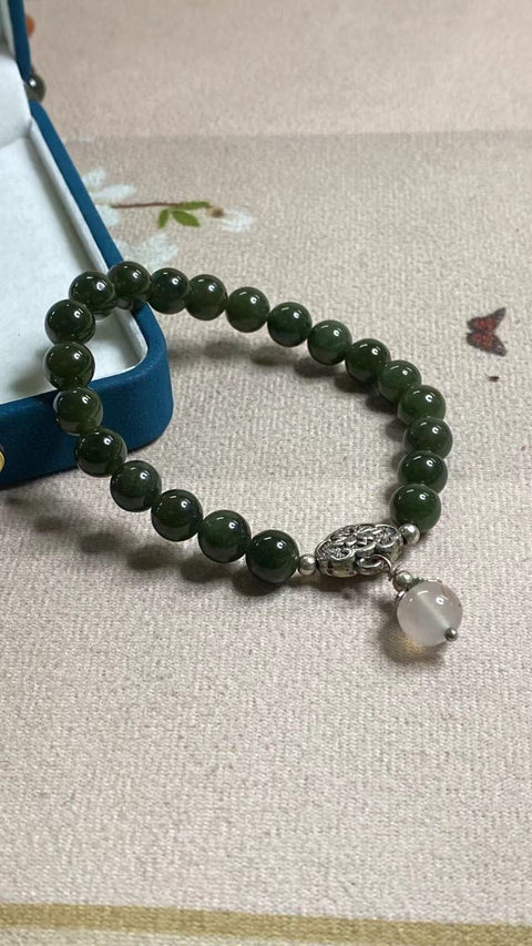 Gelang Giok Giok Hetian Jade Alami dengan aksesoris cantik Ukuran 8mm Sudah termasuk pajak pengiriman.
