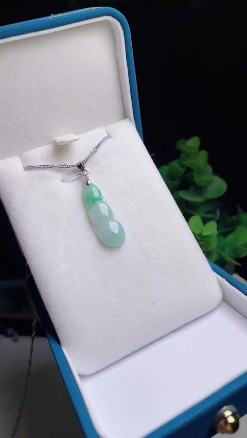 Kalung Kacang Empat Musim Jadeite a-barang-barang 925 hias perak Ukuran 2,8 * 1,2 cm Kepala penuh bahan Old Pit sudah termasuk pajak pengiriman.