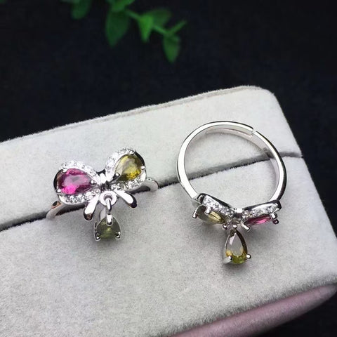 Cincin turmalin alami yang terbuat dari perak 925 dengan kristal berwarna indah dan ukuran yang longgar, api yang luar biasa, gaya yang indah, sudah termasuk ongkos kirim dan pajak.