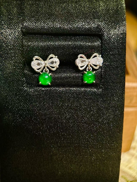 Anting Pita Giok Alami 925 Perak Pengaturan Ukuran 5mm Giok adalah gaya yang halus dan hangat, indah.