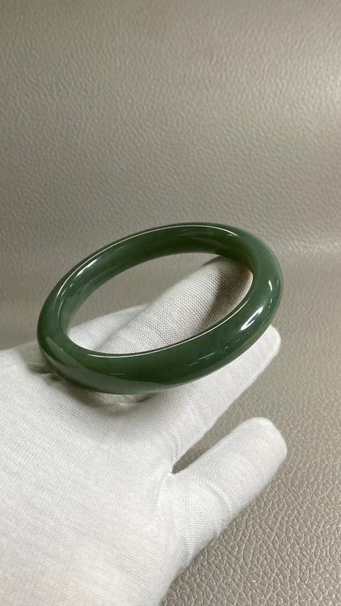 Gelang Giok Cui Alami Ukuran 54-56mm Ukuran 55.8mm Lebar Sisi 11.6mm Giok terjadi secara alami Pola acak Termasuk pajak pengiriman.