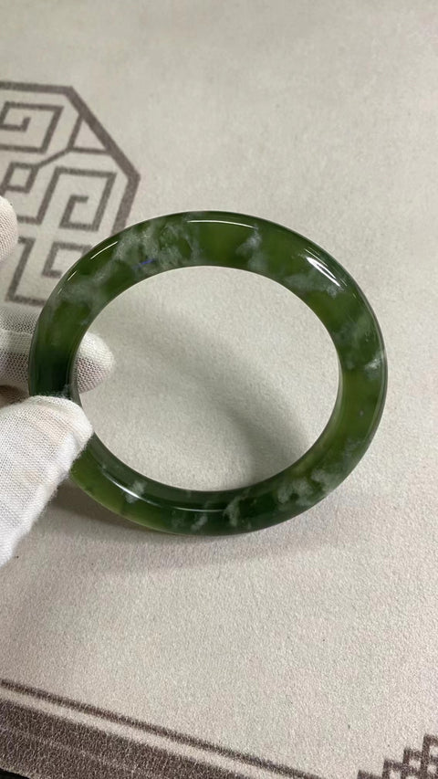 Gelang Gelang Milkcap Titi Giok Hijau Cui Giok Alami Ukuran 60-62mm Ukuran 61.6mm Lebar Samping 11.2mm Giok semuanya terjadi secara alami Pola acak Termasuk ongkos kirim dan pajak