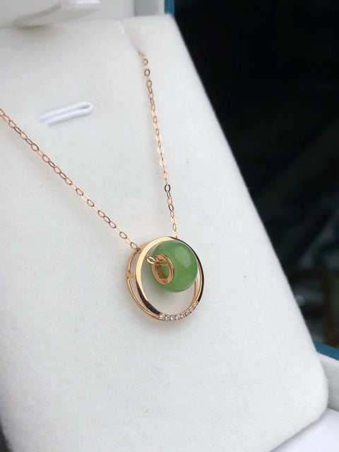 Liontin Keberuntungan Jasper Apel Hijau Alami Pengaturan Emas 18k Ukuran 9 * 5mm Gaya giok yang elegan dan murah hati lembut dan hangat Termasuk ongkos kirim dan pajak.