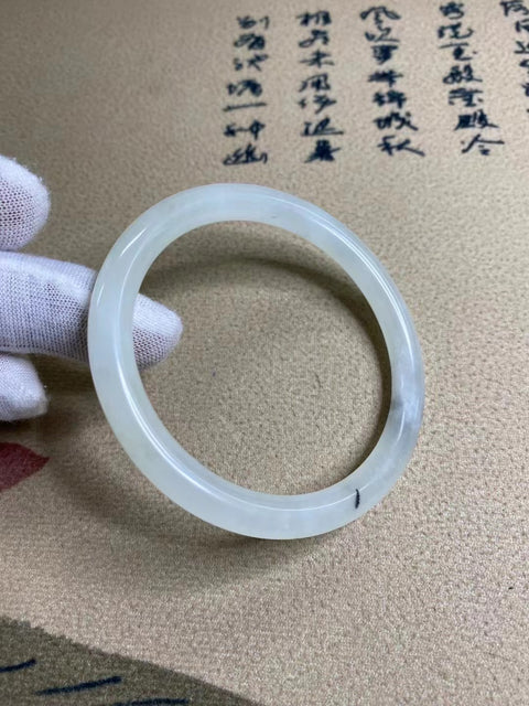 Gelang Gelang Kecantikan Giok Cui Giok Alami Ukuran 59-61mm Ukuran 60.9mm Harga per detik Giok terjadi secara alami Pola acak Termasuk ongkos kirim dan pajak