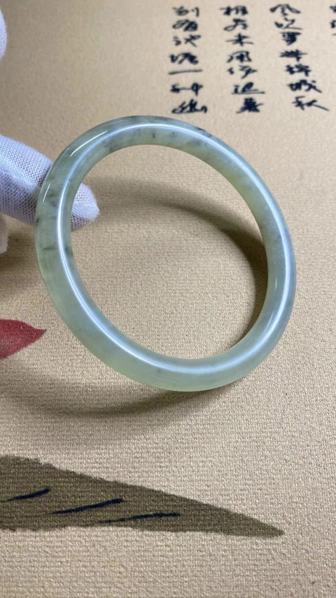 Gelang Strip Kecantikan Es Batu Giok Cui Giok Abu-abu Ukuran 59-61mm Ukuran 60.5mm Batu giok terjadi secara alami Pola acak termasuk pajak pengiriman